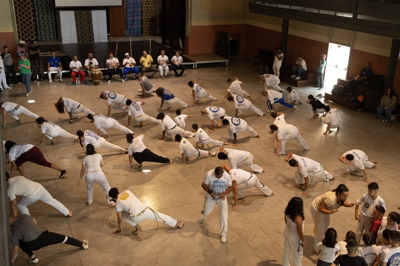 Treino físico da turma de capoeira